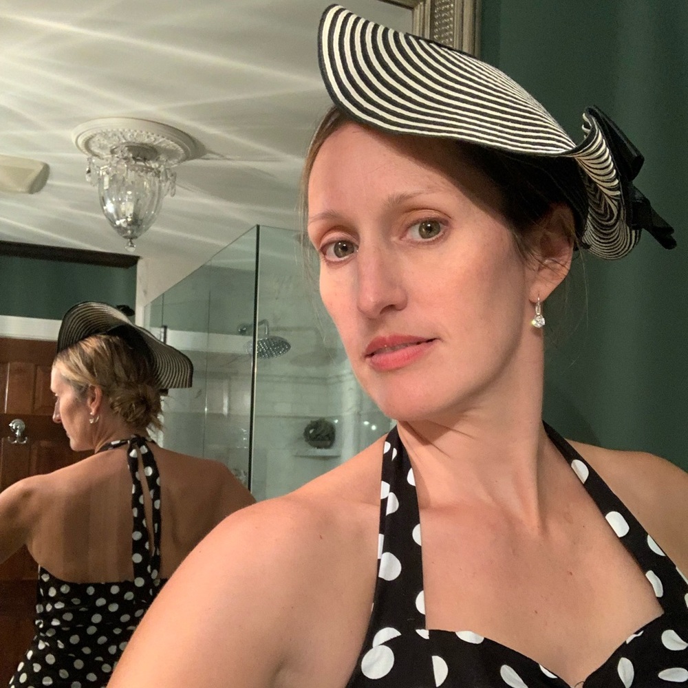 Meet your Posher, Sharon